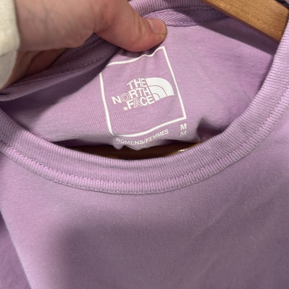 The Northface Oversized pocket tee size medium - Picture 3 of 6